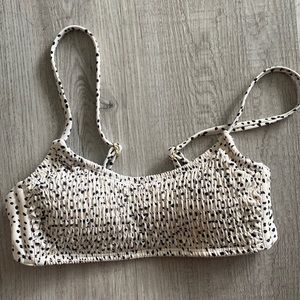 Women’s swimsuit top